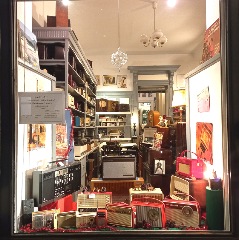 Schaufenster_links_2025